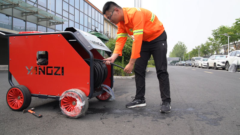 使用我們翻新的工業(yè)高壓清洗機(jī)提供經(jīng)濟(jì)高效的清潔解決方案