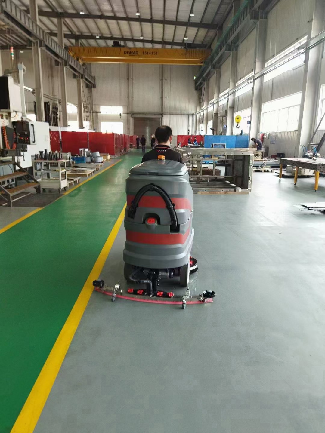 工廠(chǎng)洗地機(jī)環(huán)氧地坪好嗎